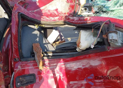 2000 Chevrolet Blazer Ls from USA, damaged, VIN 1GNDT13W6YK162818